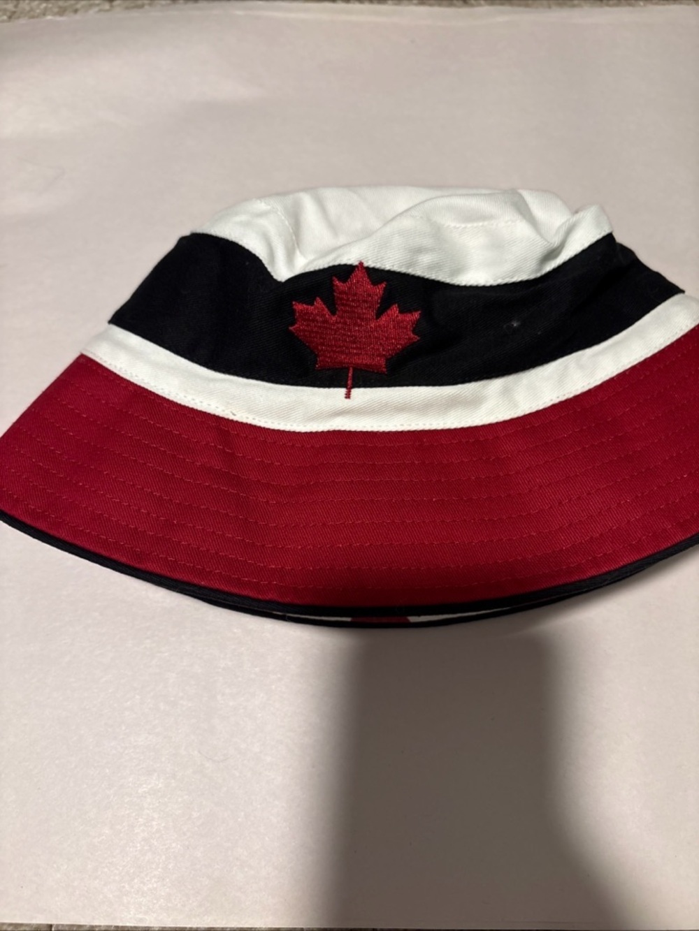 Joe Fresh Reversible Canadian Maple Leaf Red White Bucket Hat Kids S/M NWT